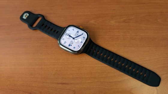 Pametna ura, ki jo lahko uporabljate tudi brez telefona