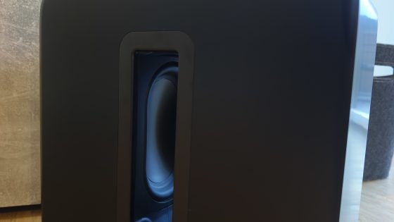 Test nizkotonca Sonos Sub4 – hudi basi za popestritev doma