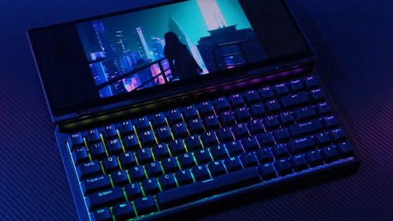 Tipkovnica z zaslonom, ki združuje mobilnost in produktivnost