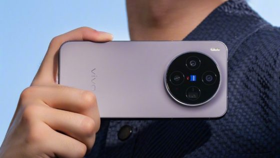 Vivo predstavlja telefona X300 in X300 Pro