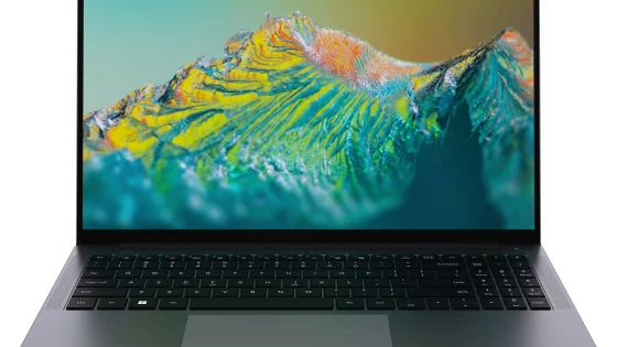 Tanek prenosnik z Ryzen močjo po nizki ceni