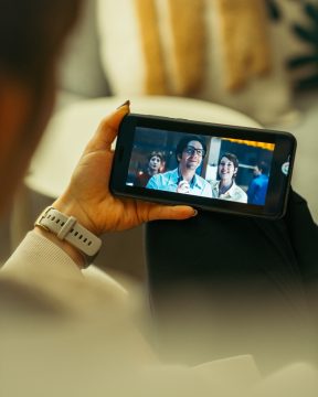 Današnji uporabnik nakupuje elektronske naprave bolj premišljeno kot kdajkoli prej. Foto: HONOR