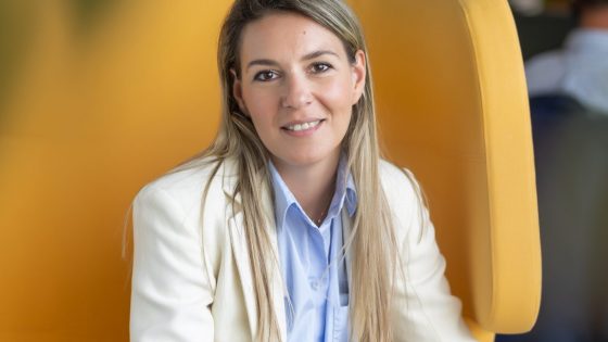 Jelena Pejković, direktorica prodaje za sisteme varne oskrbe z električno energijo v Schneider Electricu.