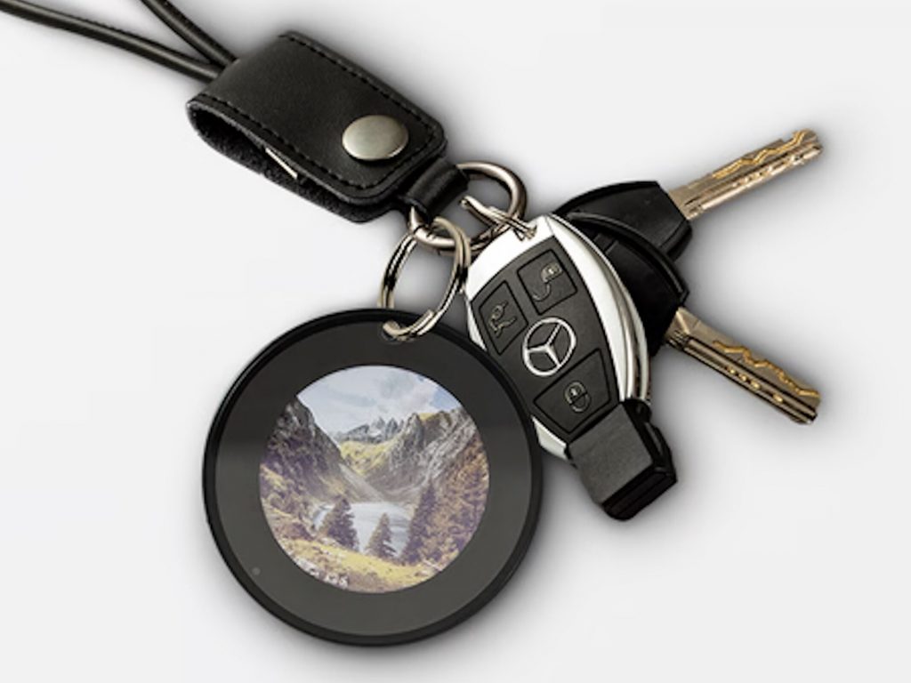 Pametni sledilnik z e-ink zaslonom ter podporo za Apple in Google