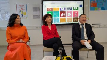 Zbrane so nagovorili (z leve proti desni) Brigita Gorjup, direktorica Ljudske univerze Velenje, Nataša Potočnik, direktorica Andragoškega centra Velenje, in državni sekretar mag. Andrej Sotošek.