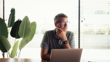 Peter Mesarec: "Podjetja z današnjim začetkom strateške uporabe bodo jutri prevzela vodilni položaj na trgu, saj bodo drastično skrajšala čas operativnih nalog."