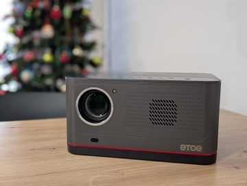 ETOE Whale Pro je vstopni srednjecenovni domači kino projektor, ki izstopa predvsem z odličnim kontrastom, zelo solidnim zvokom in uradnim Android TV okoljem.