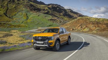 Ford je ohranil vse, kar je Rangerja desetletje postavljalo na vrh evropske prodaje – le da je zdaj še bolj učinkovit, tišji in opremljen z novimi tehnologijami.