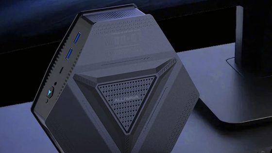 Nenavadno oblikovan mini PC s procesorjem Core i9 in podporo za tri zaslone