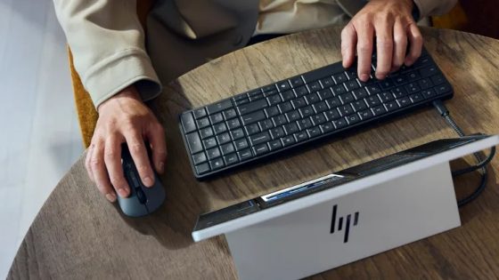 HP EliteBoard G1a — celoten namizni računalnik skrit v tipkovnici