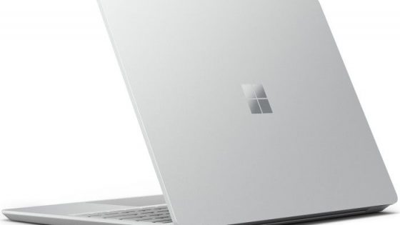 Surface Laptop Go je majhen prenosnik z velikim značajem