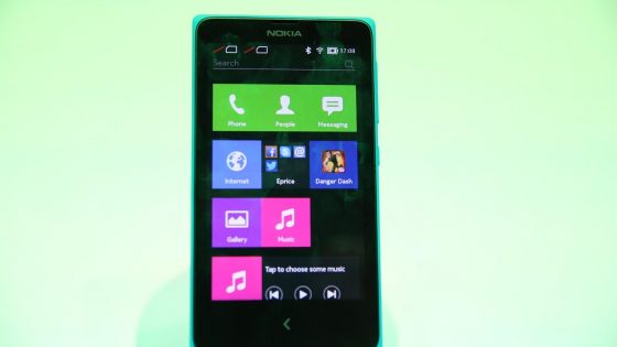NexDock v letu 2026 oživlja Windows Phone z novim modelom NexPhone