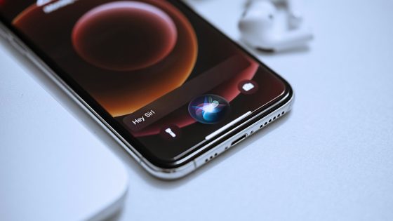 Apple z velikimi načrti za Siri neposredno nad ChatGPT in ostalo konkurenco