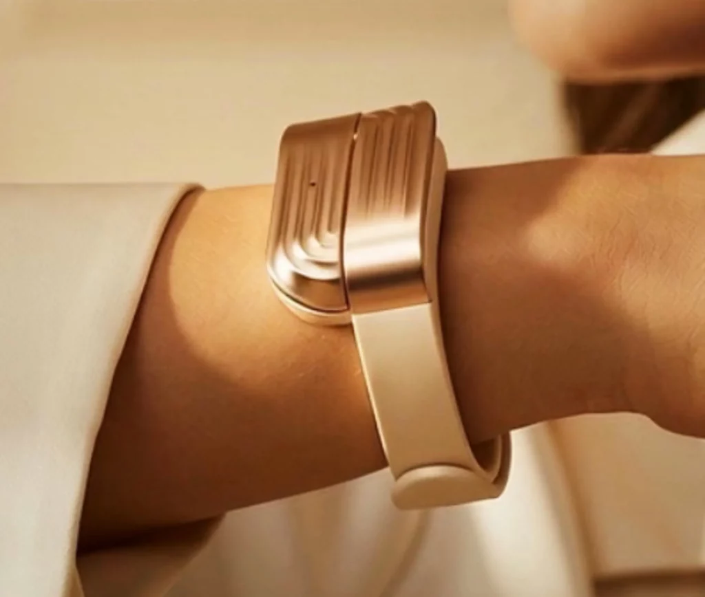 Pametna zapestnica, ki neprekinjeno spremlja nivo hormonov