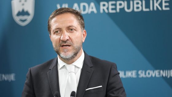 V to kriptovaluto je investiral finančni minister Klemen Boštjančič