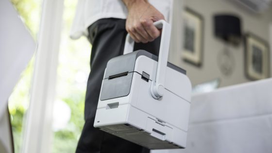 Tiskalniki nalepk in računov