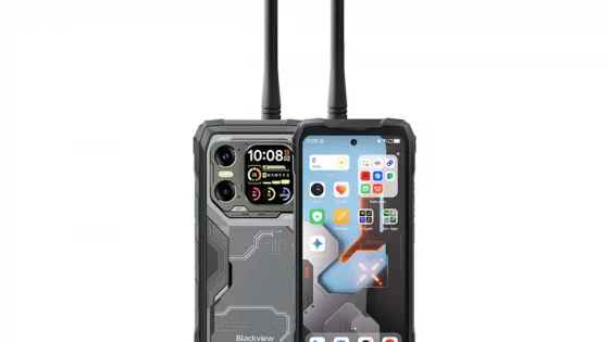 Pametni telefon in zmogljiva radijska postaja v enem