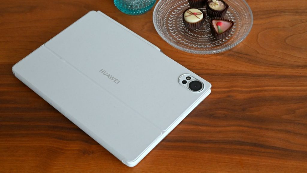 Samo v mesecu marcu do najnovejše Huawei tablice s tipkovnico in pisalom občutno ceneje