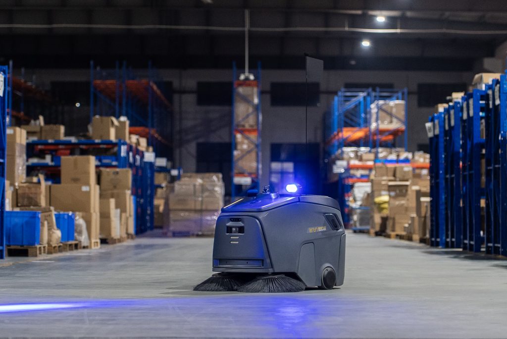 Bentov avtonomni pometalni stroj BEETLE – nova dimenzija čiščenja velikih površin