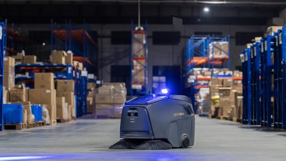 Bentov avtonomni pometalni stroj BEETLE – nova dimenzija čiščenja velikih površin