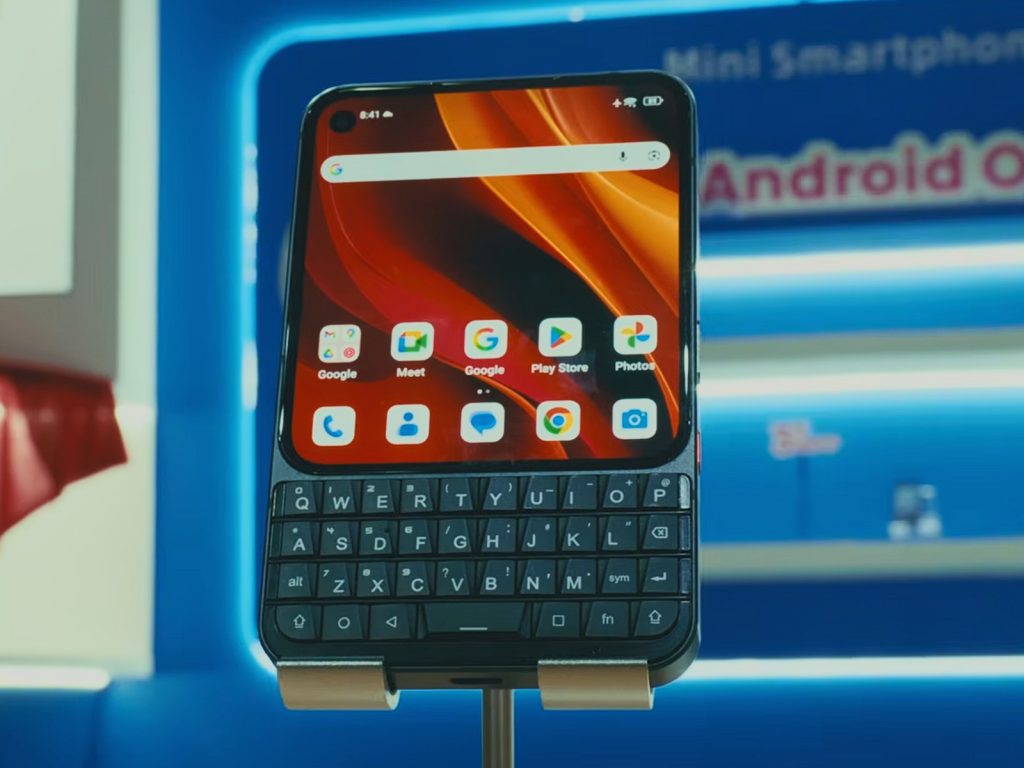 Legendarna tipkovnica se vrača v kompaktni in »elitni« obliki