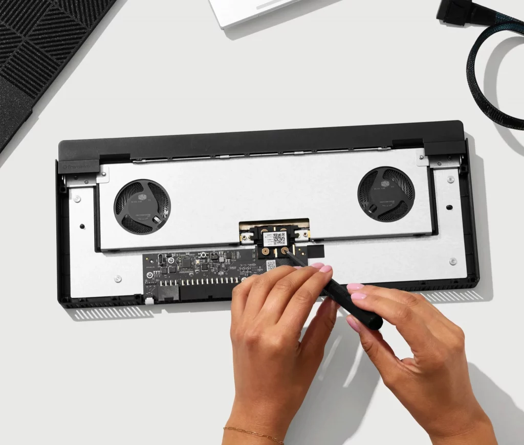 Framework preseneča s svojo prvo zunanjo grafično postajo