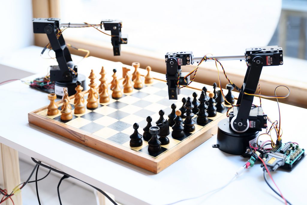 IZVOR PRIHODNOSTI_ – 50 let razvoja umetne inteligence v Sloveniji