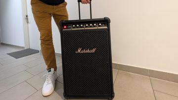 Marshall Bromley 750 je zvočnik, ki ga zaradi koleščk in ročaja zlahka premikamo kljub njegovim slabim 24 kg.