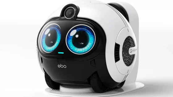 Pametni robot, ki vas spremlja in varuje vaš dom