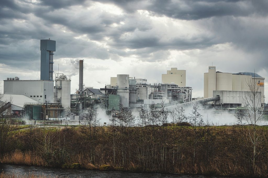 Energetska kriza spreminja Evropo: več dela od doma in skok prodaje električnih vozil