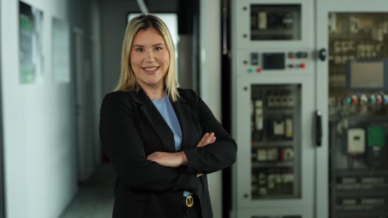 "V novi vlogi bo moj poudarek usmerjen v nadaljnji razvoj in uvajanje inovativnih, prilagodljivih ter energetsko optimiziranih rešitev za kritično infrastrukturo in podatkovne centre v regiji," je povedala Milica Vukajlović. Foto: Schneider Electric