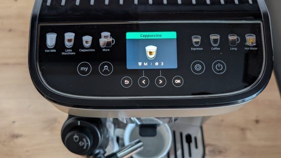 Test De’Longhi Magnifica Evo Next: kavomat, ki je ravno prav pameten za večino uporabnikov
