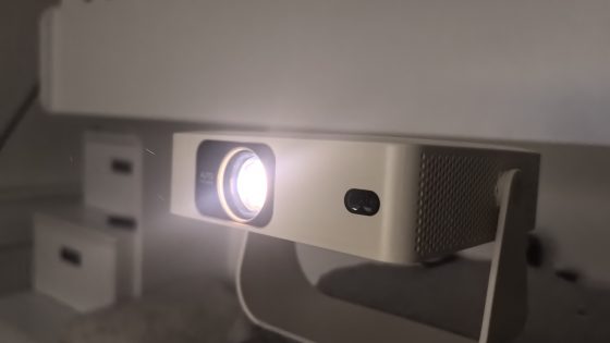 Test HONOR Choice Air Pro: poceni projektor s pričakovanimi slabostmi