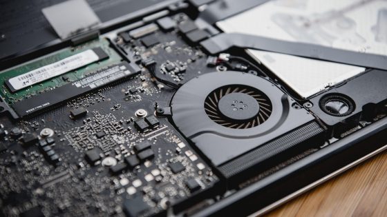 Novi pomnilnik SanDisk 3D Matrix Memory prinaša štirikrat večjo kapaciteto po polovični ceni