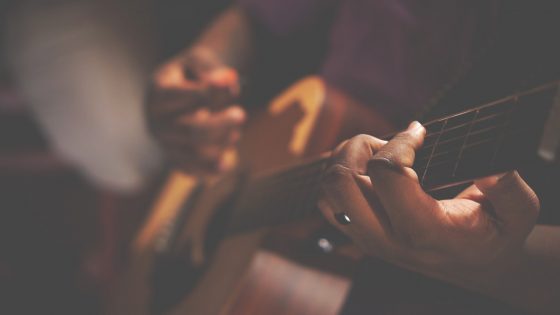 Glasbene založbe udarile po podjetju Anthropic