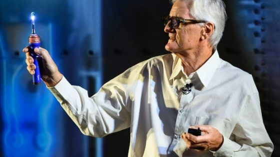 Dyson pripravil prvo pametno zobno ščetko s kamero za 490 evrov
