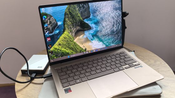 Kje se skrivajo aduti novega ASUS Zenbook 14? V čipu? Mogoče OLED zaslonu? Ceni?