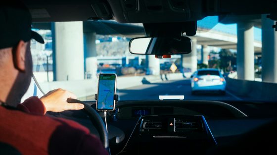 Uber bo odpustil 3.300 zaposlenih in skoraj v celoti ukinil delo na daljavo